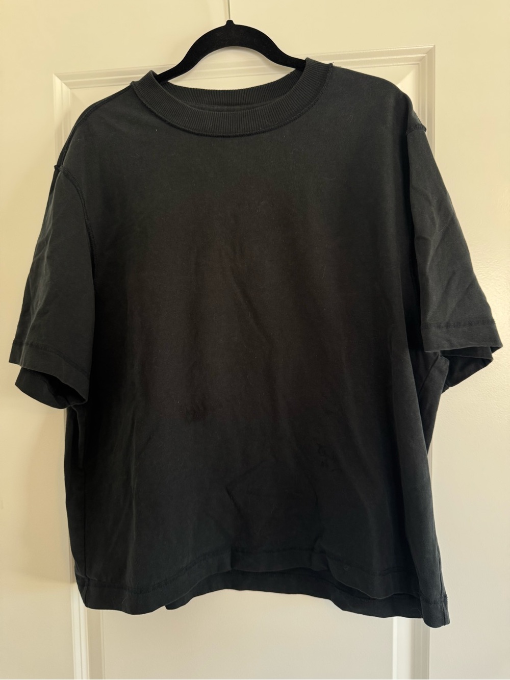 Abercrombie & Fitch Black (Cropped) Crewneck Short-Sleeve Tee
